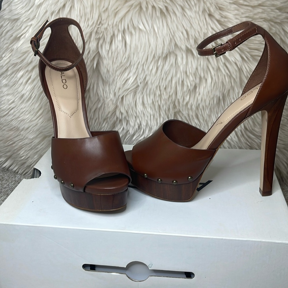 Brown Stilleto